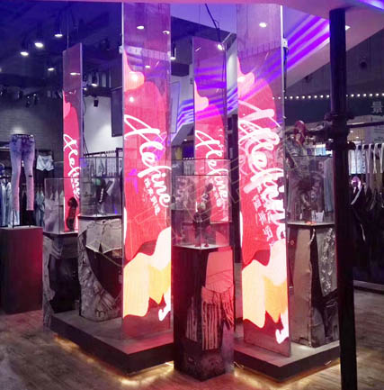 品牌服装店 透明LED屏幕Vclear-3.9